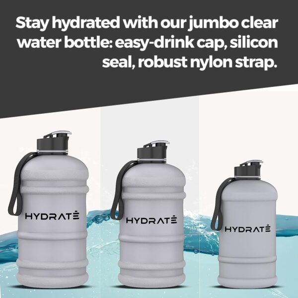 HYDRATE Garrafa de água grande de 2,2 L - Jarro de água potável para academia para homens - copo grande para esportes e treino - boca larga e design à prova de vazamento - conveniente tampa flip e alça de transporte - segura para geladeira - cinza fosco Visite a loja HYDRATE - Image 5